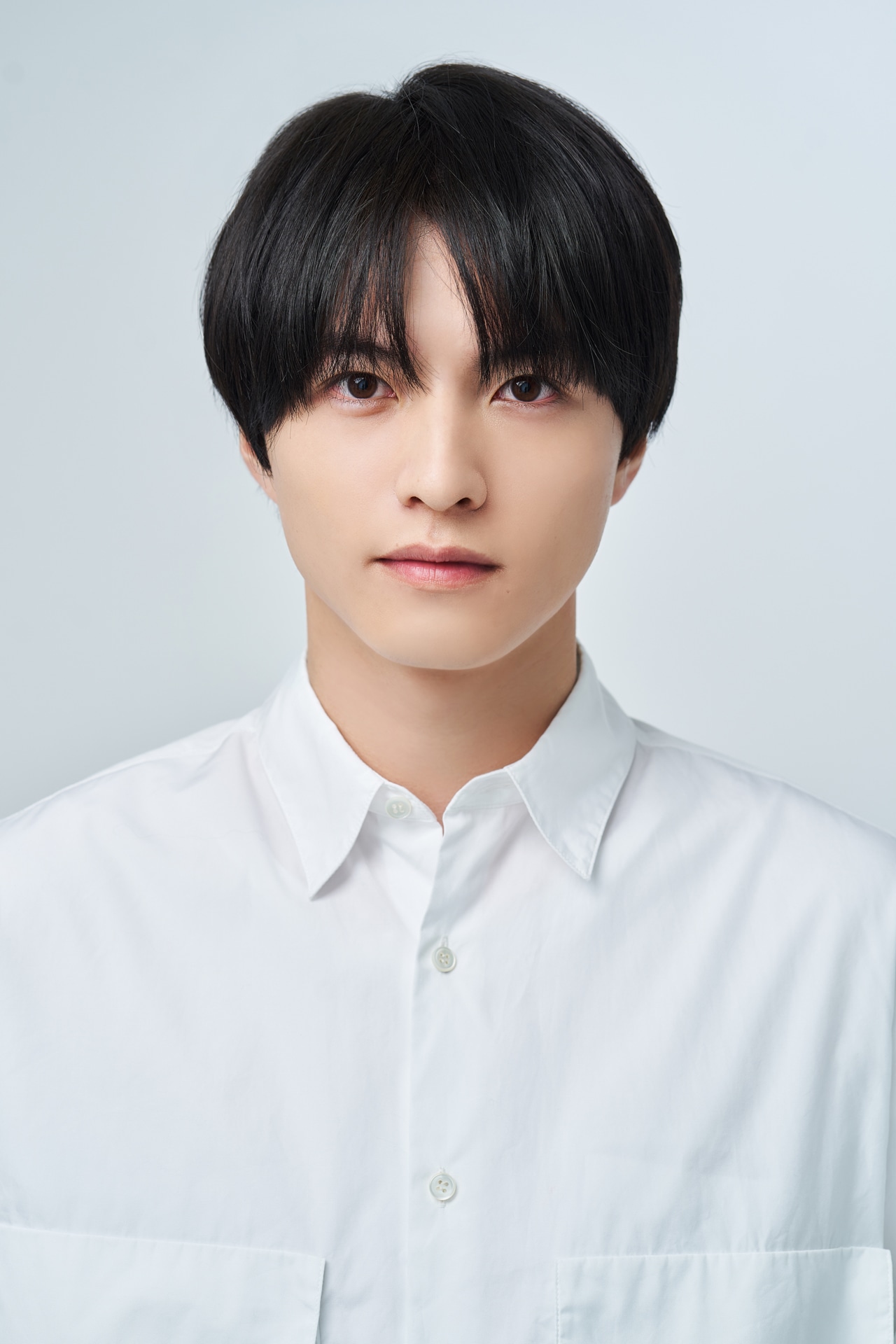 藤原佐為役の小南光司 。