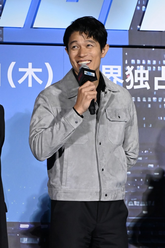 鈴木亮平