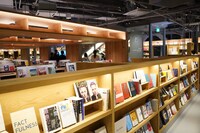 SHIBUYA TSUTAYA4階SHARE LOUNGEの様子。