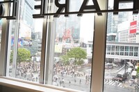 SHIBUYA TSUTAYA3階SHARE LOUNGEの様子。