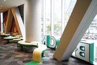 SHIBUYA TSUTAYA2階スターバックスの様子。