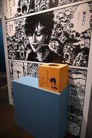「伊藤潤二展 誘惑」展示の様子。