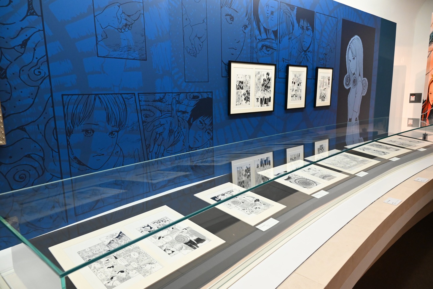 「伊藤潤二展 誘惑」展示の様子。