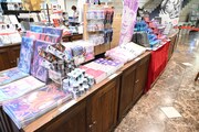 「伊藤潤二展 誘惑」のグッズ売り場。