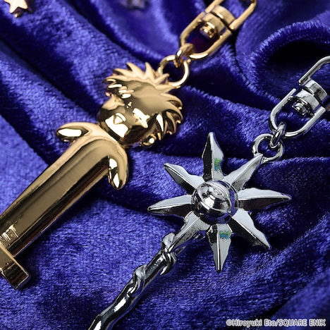 「魔法陣グルグル 伝説の武器メタルキーホルダー」