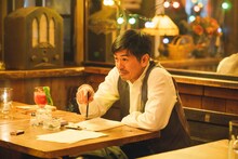 映画「雨の中の慾情」より、森田剛演じる伊守。