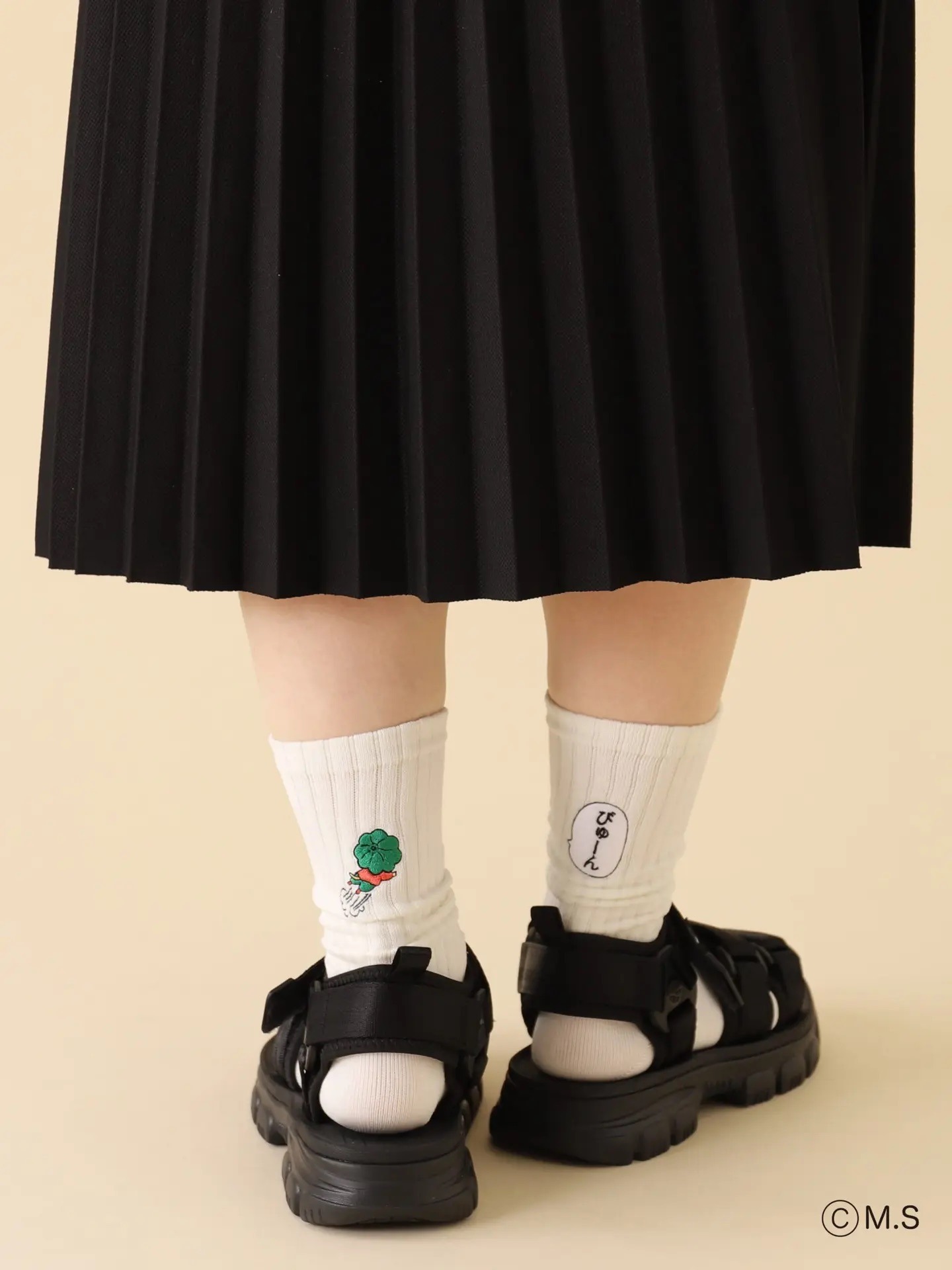 「コジコジ刺繍ソックス」着用イメージ