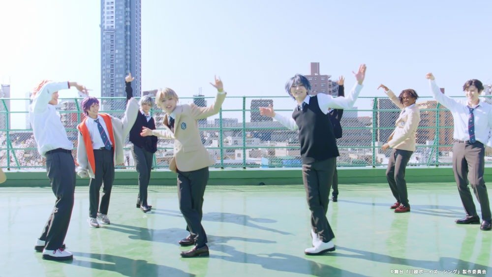 「LA LA LA」ミュージックビデオより。