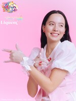 Sailor Moon storeとLiquemのコラボアイテムの着用イメージ。