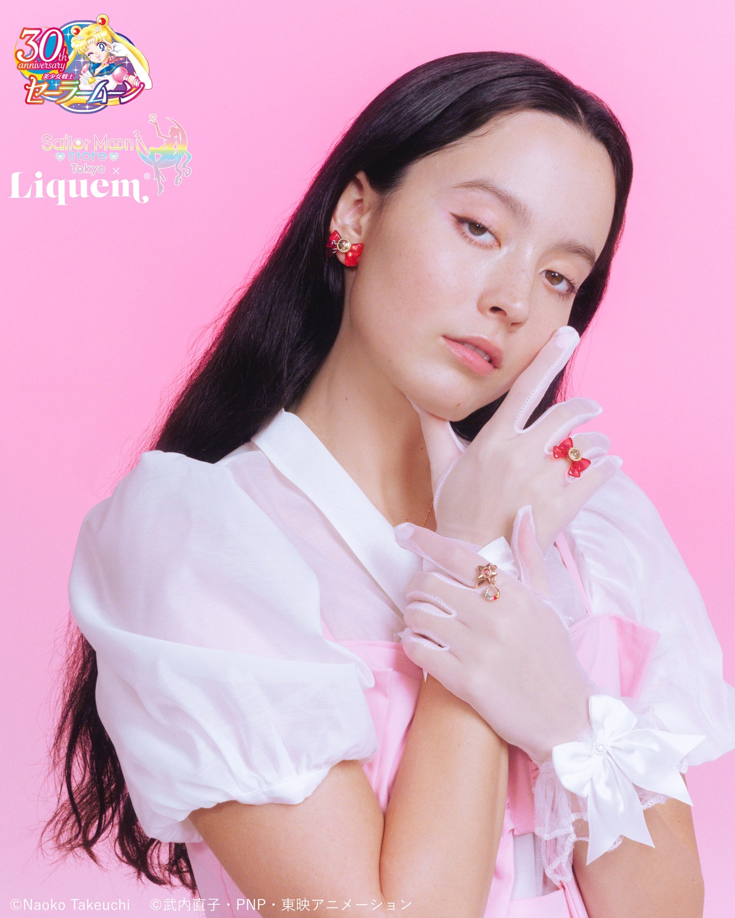 Sailor Moon storeとLiquemのコラボアイテムの着用イメージ。