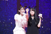 左から上坂すみれ、小倉唯。