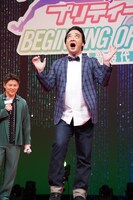 声量をアピールするため一発芸を披露する斉藤慎二。