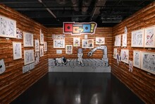 「桜井のりお 画業20周年記念展～ひすとりーすくーる～」より、「ロロッロ！」のコーナー。