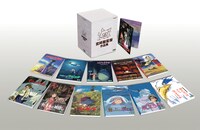 「宮﨑駿監督作品集」DVDの展開図。 (c)Hayao Miyazaki 
原作：モンキー・パンチ (c)ＴＭＳ
(c)1984 Hayao Miyazaki/Studio Ghibli, H 
(c)1986 Hayao Miyazaki/Studio Ghibli 
(c)1988 Hayao Miyazaki/Studio Ghibli
(c)1989 Eiko Kadono/Hayao Miyazaki/Studio Ghibli, N 
(c)1992 Hayao Miyazaki/Studio Ghibli, NN 
(c)1997 Hayao Miyazaki/Studio Ghibli, ND 
(c)2001 Hayao Miyazaki/Studio Ghibli, NDDTM 
(c)2004 Diana Wynne Jones/Hayao Miyazaki/Studio Ghibli, NDDMT
(c)2008 Hayao Miyazaki/Studio Ghibli, NDHDMT
(c)2013 Hayao Miyazaki/Studio Ghibli, NDHDMTK
(c)2023 Hayao Miyazaki/Studio Ghibli