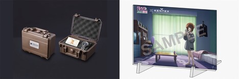 アタッシュケース型オリジナルBOX（左）と初回生産限定特典のアクリルボード。