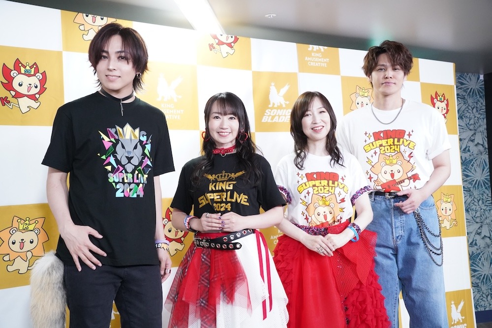 左から蒼井翔太、水樹奈々、森口博子、宮野真守。
