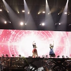 「キンスパ2024」水樹奈々&水瀬いのりが「シンフォギア」挿入歌を見つめ合い歌う