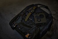 アニメ「装甲騎兵ボトムズ」とSuperGroupiesのコラボアイテム。