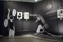 「天野明展 The Characters」の「鴨乃橋ロンの禁断推理」エリア。(c)天野明／集英社