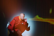 酒井敏也扮する006／張々湖。