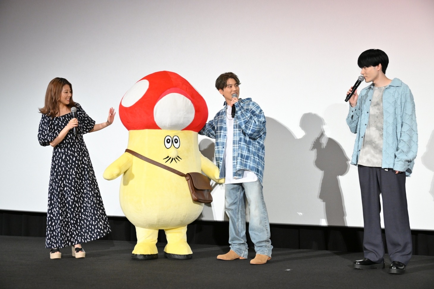 左から白石涼子、イソベやん、入野自由、内山昂輝。