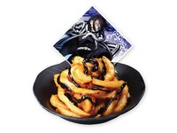 「『鬼滅の刃』柱稽古編」とくら寿司のコラボメニュー「伊黒小芭内の渦巻きポテト」。