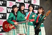 左から奥村真由、内山つかさ、浅見春那、井上杏奈。