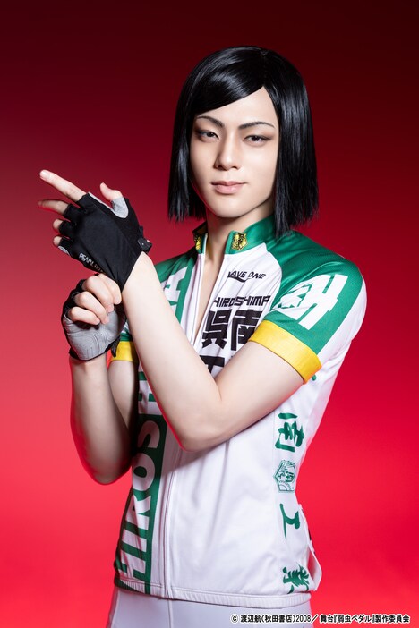 熊沢学扮する井尾谷諒。