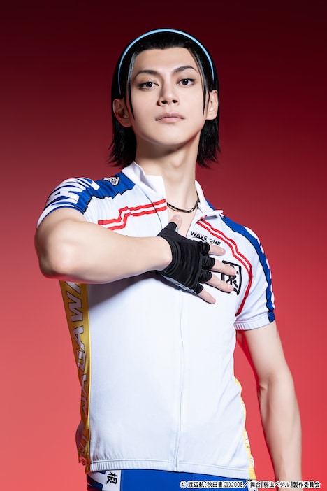 フクシノブキ扮する東堂尽八。