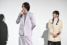 左から坂泰斗、島袋美由利。