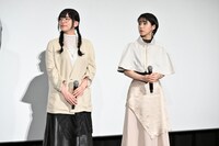 左から島袋美由利、大木咲絵子。