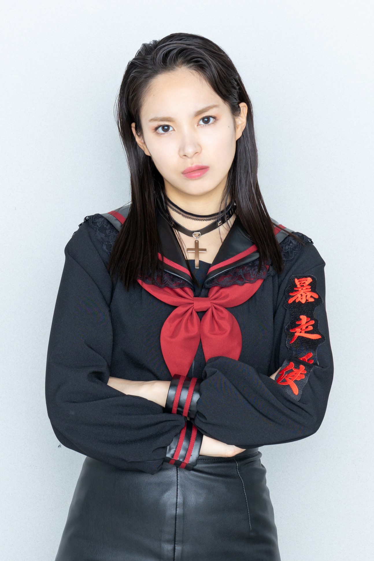 関水渚扮する藤谷彩。