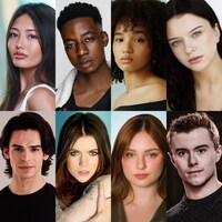 Netflixシリーズ「BET」のキャスト。上段左からミク・マルティノー、アヨ・ソランケ、イヴ・エドワーズ、クララ・アレクサンドロワ。下段左からハンター・カーディナル、アンウェン・オドリスコル、アヴィヴァ・モンジロ、ライアン・サザーランド。