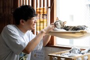「ミキ・亜生が語る 保護猫の迎え方」企画より。（撮影：志水隆）
