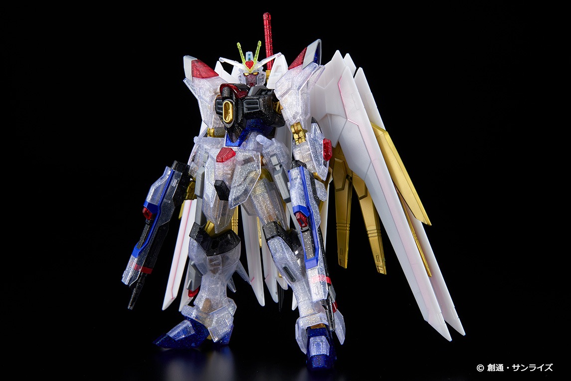 「機動戦士ガンダムSEED FREEDOM」Blu-ray「Mighty Edition」特典の限定ガンプラ
「HG 1/144 マイティーストライクフリーダムガンダム [リミテッドクリア]」。