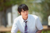 映画「恋を知らない僕たちは」より、窪塚愛流演じる別所直彦。