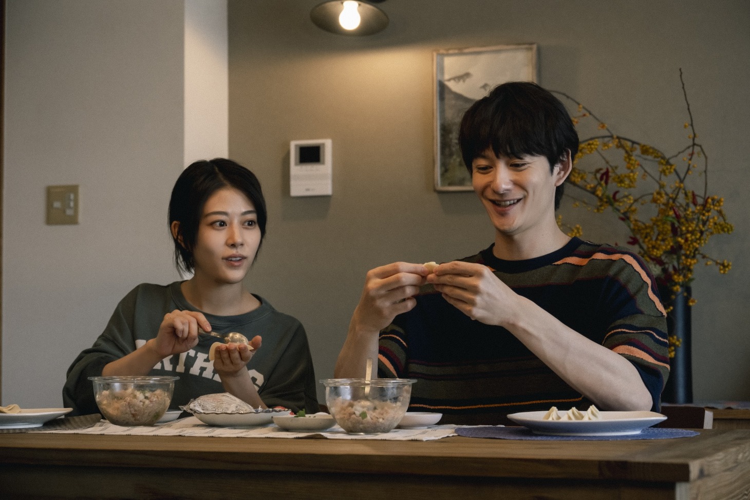 「1122 いいふうふ」第1話の場面写真。