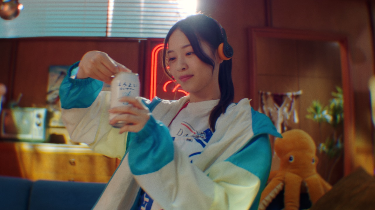 「東京タラレバ娘」描き下ろしイラストと西野七瀬が共演、「ほろよい」新CMで