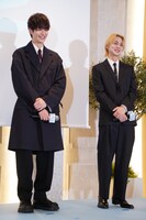 左から岡田将生、吉野北人。