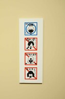 「15周年記念 妖狐×僕SS・藤原ここあ展」で掲示されている館内注意のステッカー。