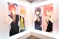 「15周年記念 妖狐×僕SS・藤原ここあ展」入口の様子。