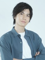 多和田任益扮する天沢恭丞。(c)依子・一迅社／ABC