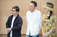 「サンデー・ジャポン」からの質問を「絡んじゃいけないと言われている」と拒否しようとする爆笑問題・田中（左）。