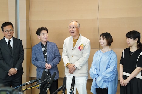 左から屋良有作、島田敏、キートン山田、佐々木優子、豊嶋真千子。