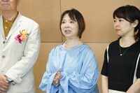 TARAKOとの思い出を話す佐々木優子（中央）。