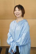おばあちゃん・こたけの声でTARAKOにメッセージを贈る佐々木優子。