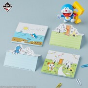 C賞「デスクトップフィギュア」の「ワごむ掛け」とD賞「ステーショナリーアソート」のメモ2種。