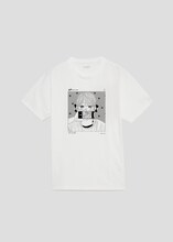 「顔だけじゃ好きになりません 」のTシャツ。(c)安斎かりん/白泉社