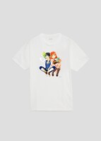 「それでも世界は美しい」のTシャツ。(c)椎名橙/白泉社