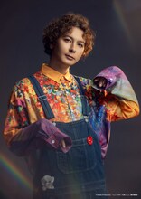 藤田玲扮するトミー。